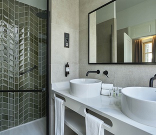 Baño  Vincci Larios Diez Málaga