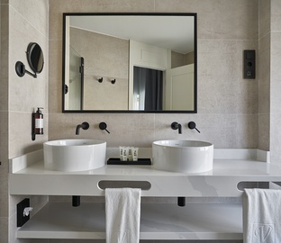 Baño  Vincci Larios Diez Málaga